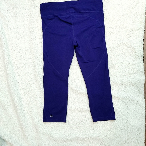 GapFit Capris - Picture 4 of 5